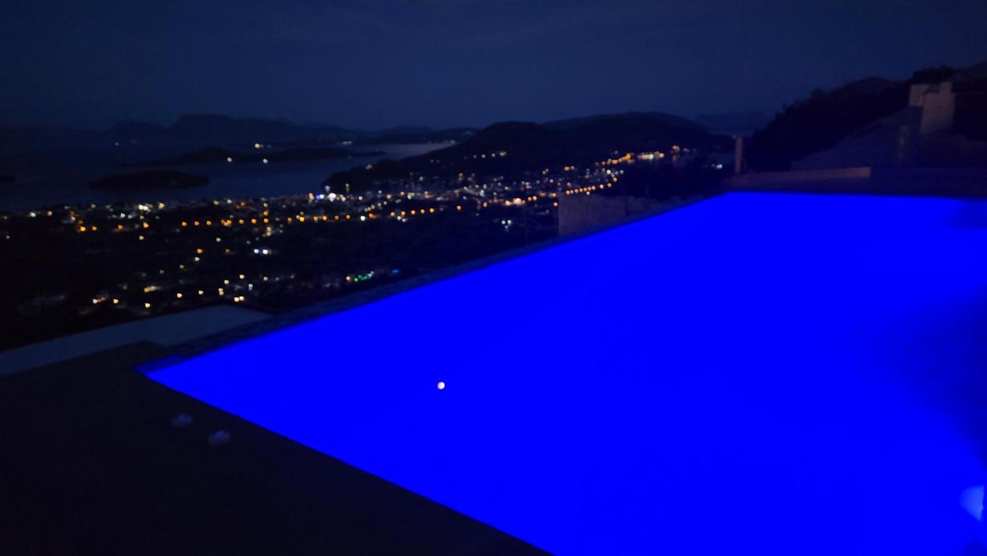 Desun Suites Kolonion Exterior photo